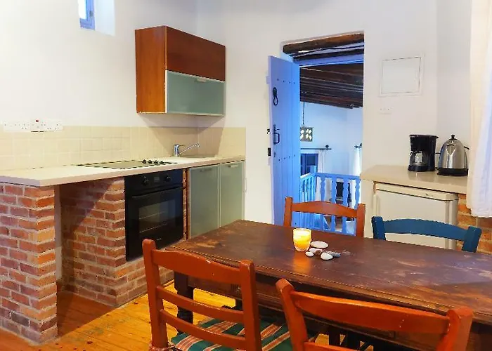 Cyprus Villages 2* トチーニ